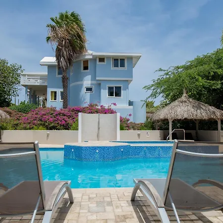 Villa At Secured Gated Resort Near Mambo Beach!